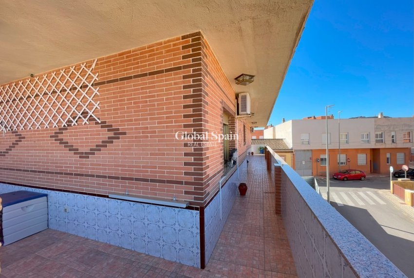 Wederverkoop - HUIS -
LA UNIÓN - Costa Calida