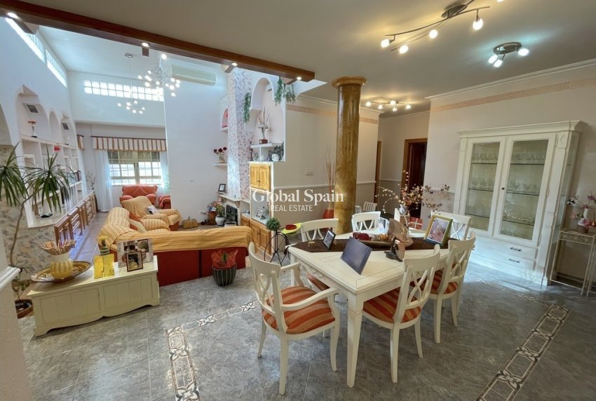 Wederverkoop - HUIS -
LA UNIÓN - Costa Calida