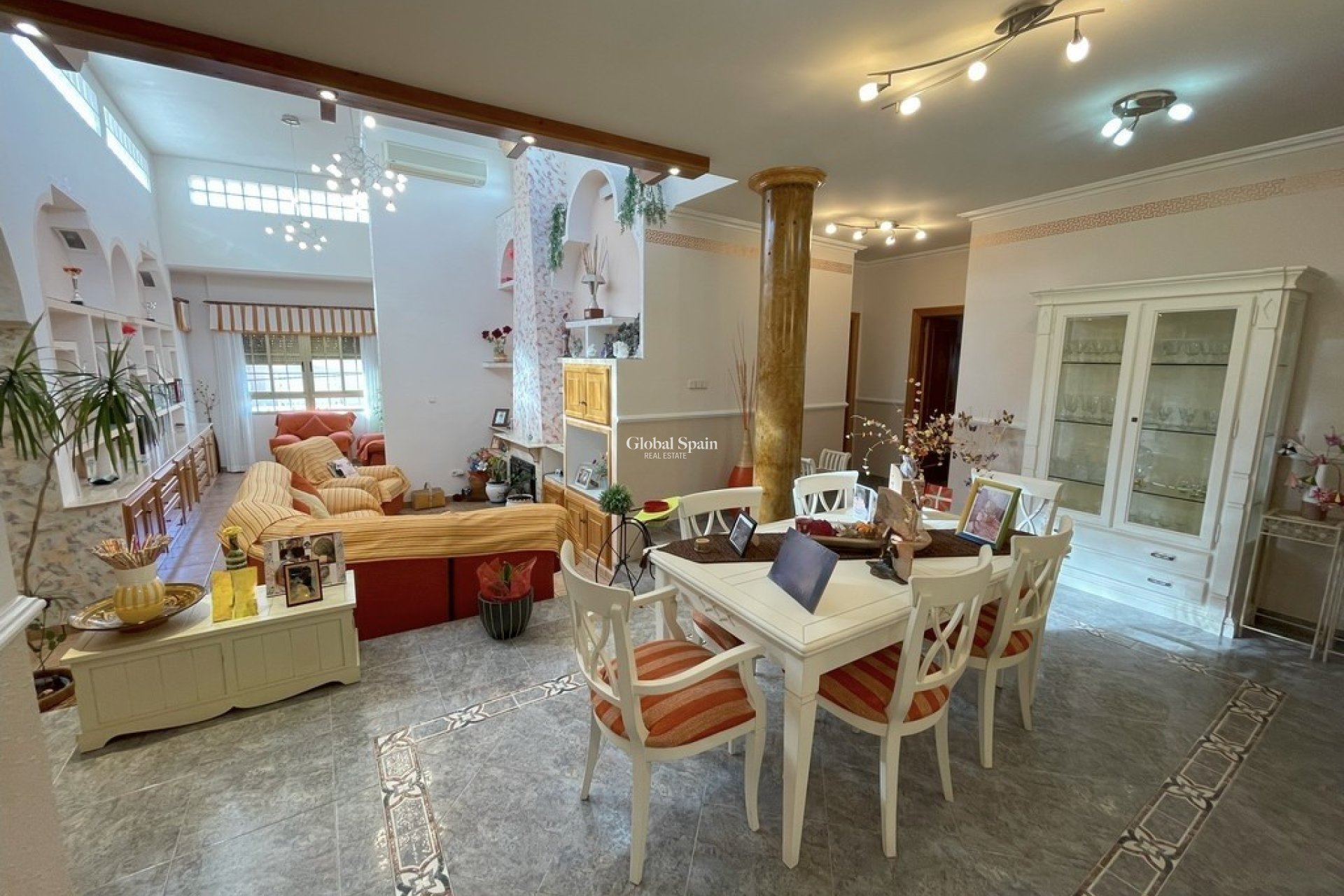 Wederverkoop - HUIS -
LA UNIÓN - Costa Calida