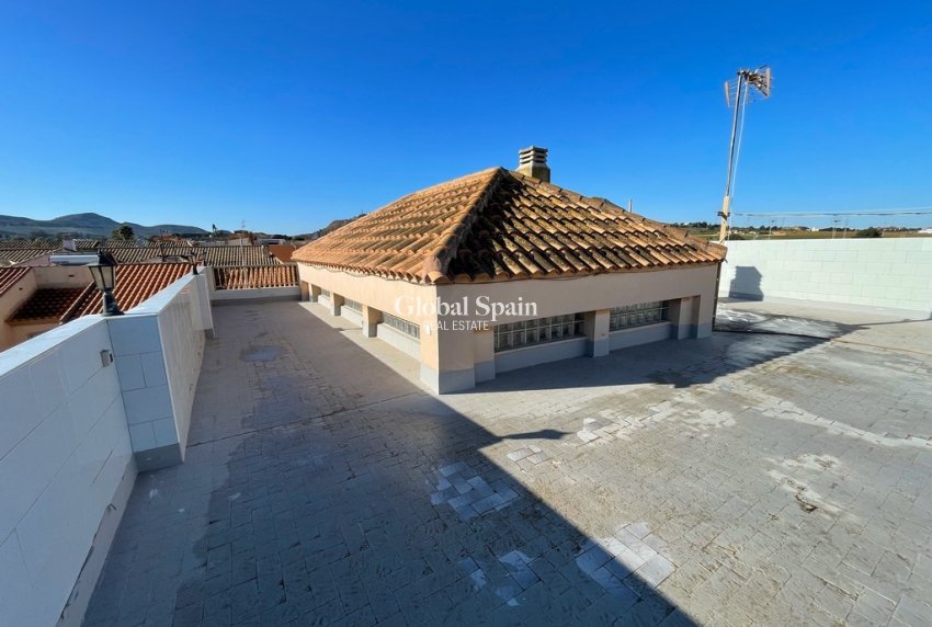 Wederverkoop - HUIS -
LA UNIÓN - Costa Calida