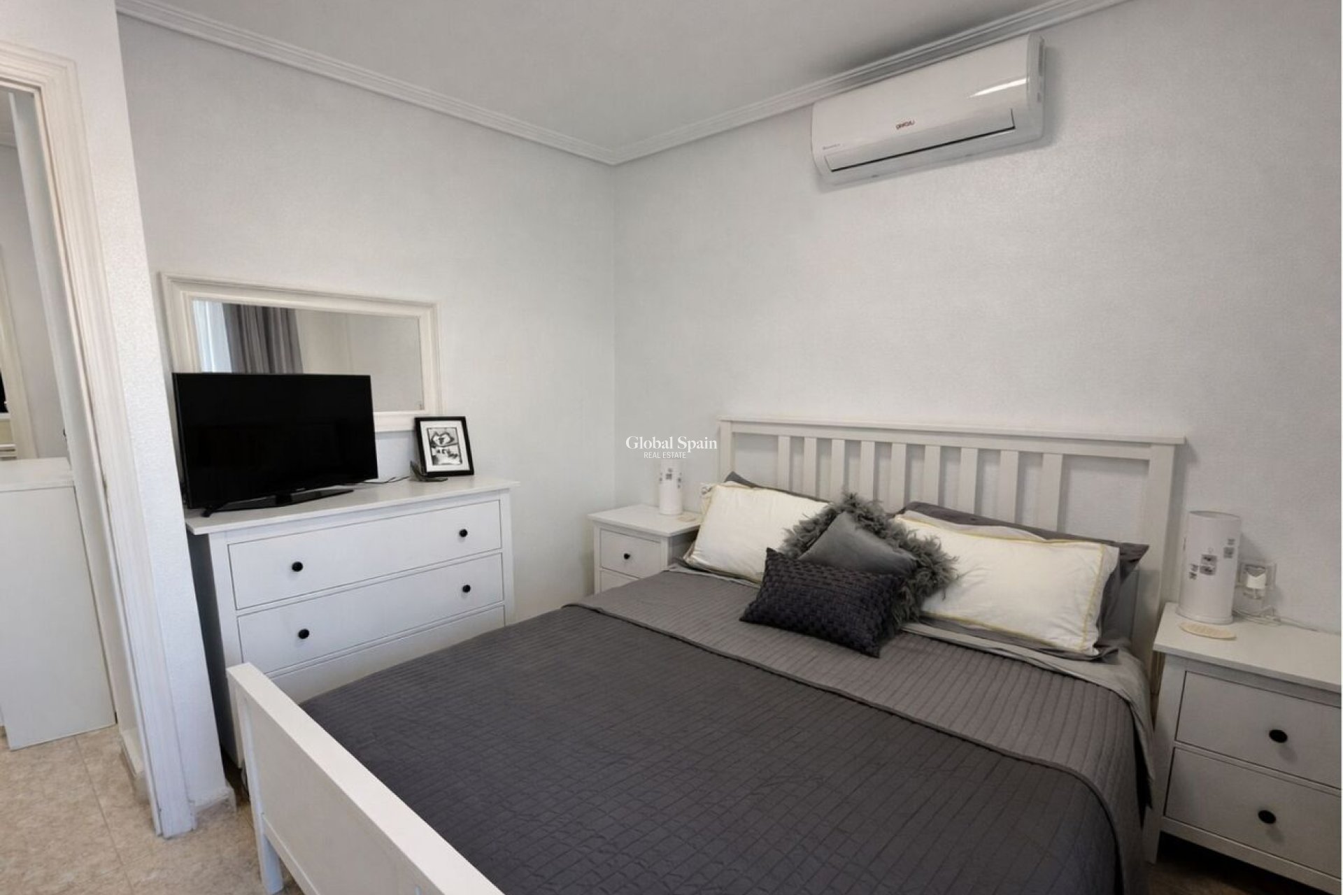 Wederverkoop - HUIS -
LA ZENIA - Costa Blanca