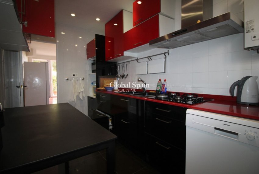 Wederverkoop - HUIS -
LA ZENIA - Costa Blanca