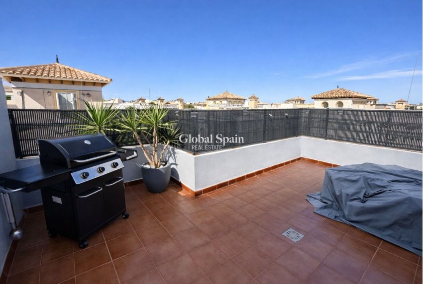 Wederverkoop - HUIS -
LA ZENIA - Costa Blanca