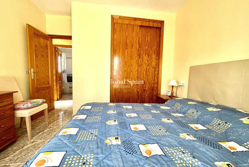 Wederverkoop - HUIS -
LA ZENIA - Costa Blanca