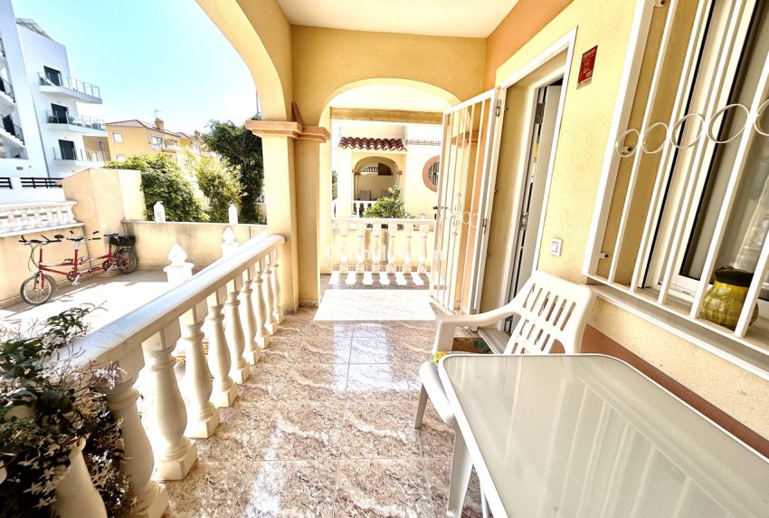 Wederverkoop - HUIS -
LA ZENIA - Costa Blanca