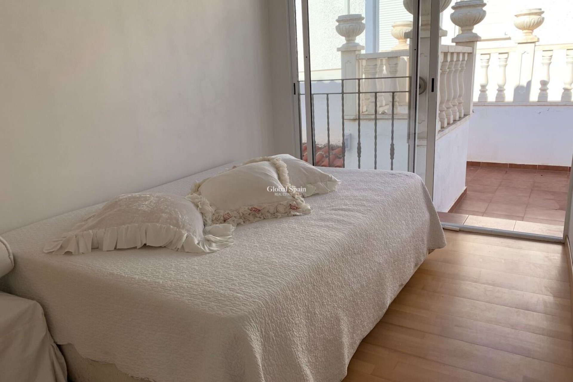 Wederverkoop - HUIS -
LA ZENIA - Costa Blanca