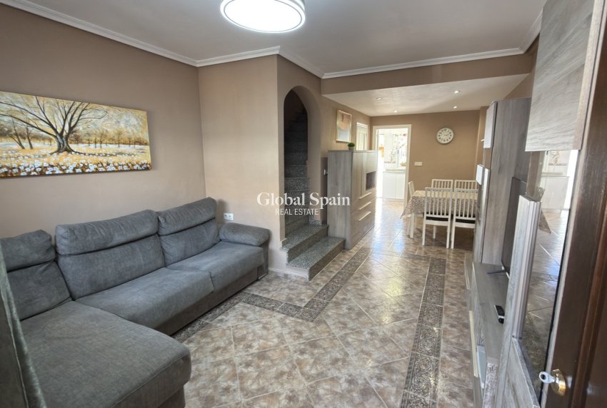 Wederverkoop - HUIS -
LA ZENIA - Costa Blanca