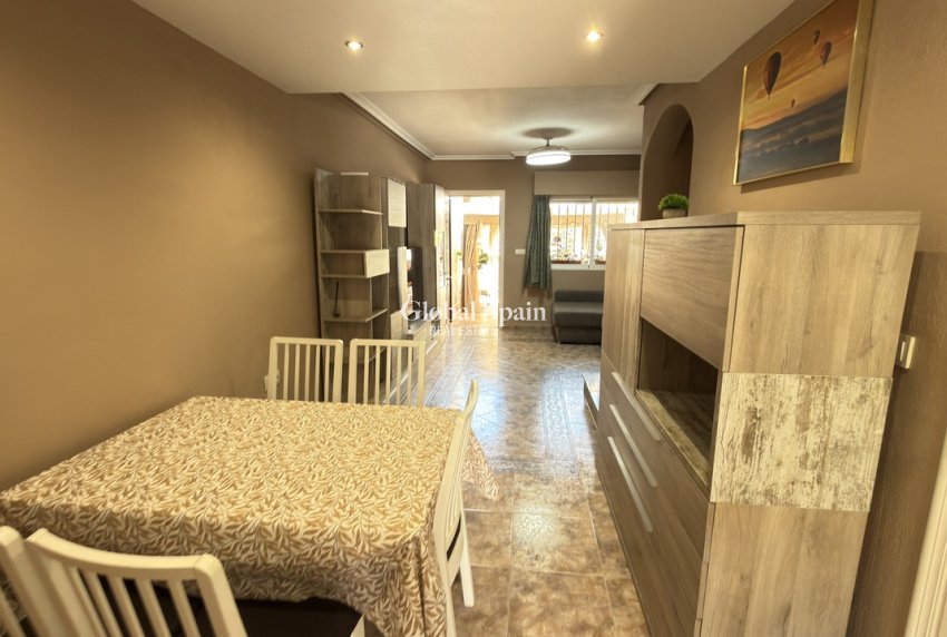 Wederverkoop - HUIS -
LA ZENIA - Costa Blanca