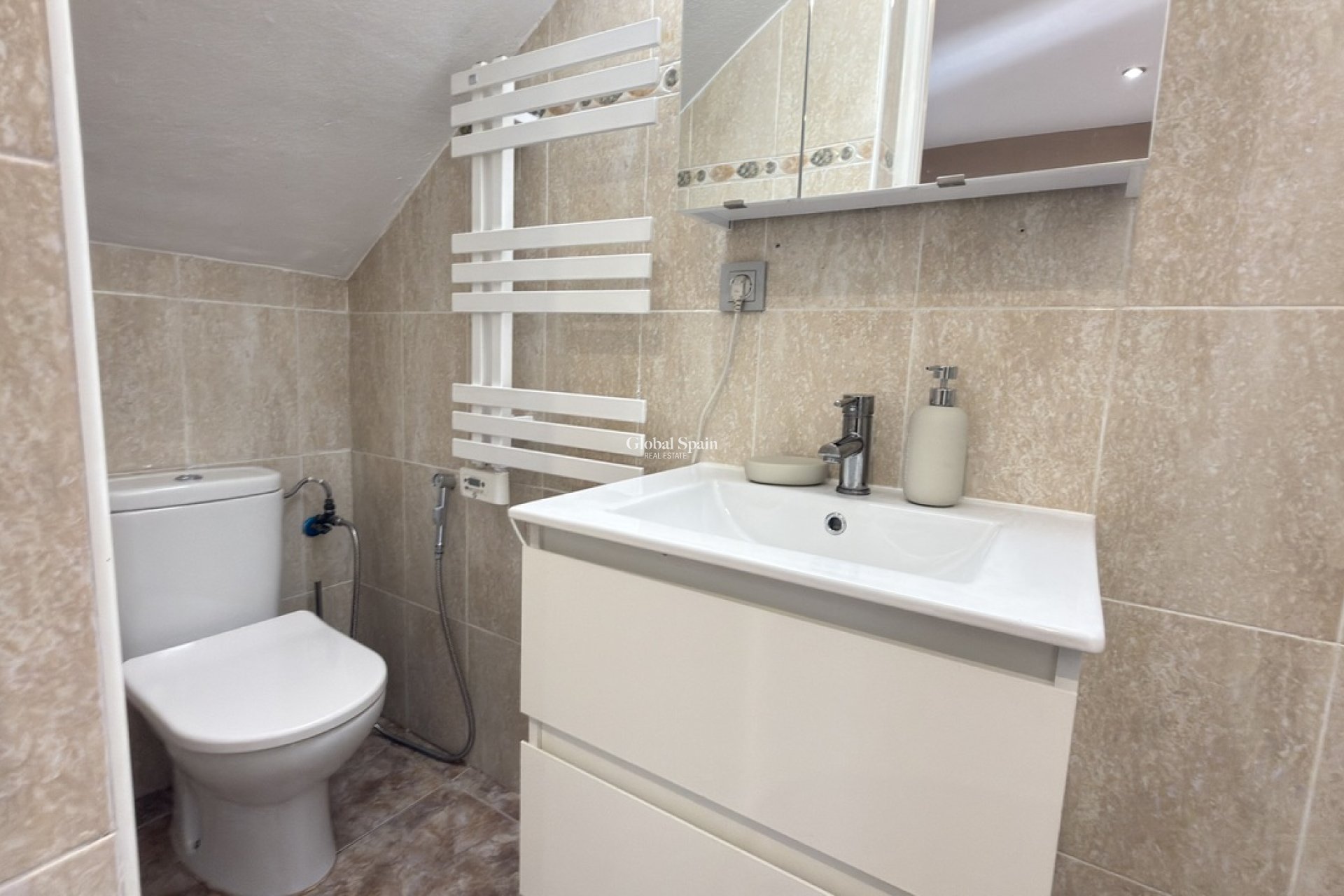 Wederverkoop - HUIS -
LA ZENIA - Costa Blanca