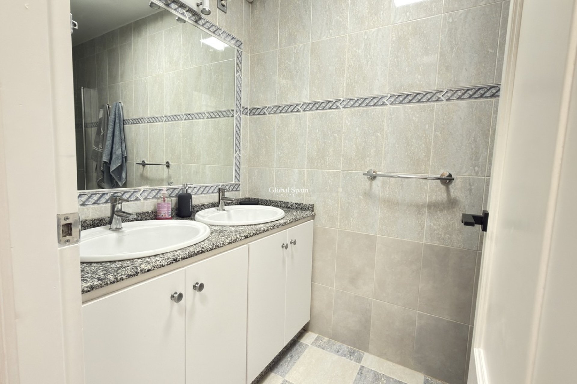 Wederverkoop - HUIS -
LA ZENIA - Costa Blanca