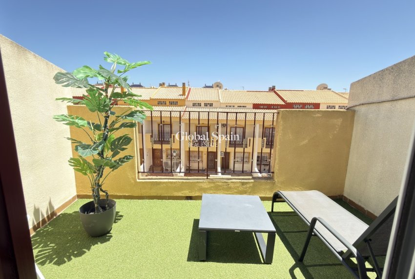 Wederverkoop - HUIS -
LA ZENIA - Costa Blanca