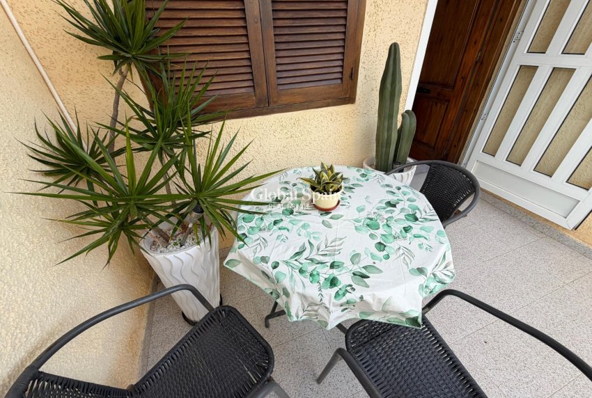 Wederverkoop - HUIS -
LO PAGÁN - La Puntica