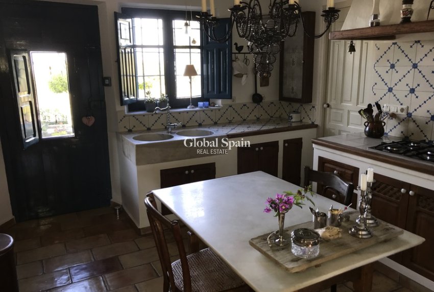 Wederverkoop - HUIS -
LORCA - Costa Calida