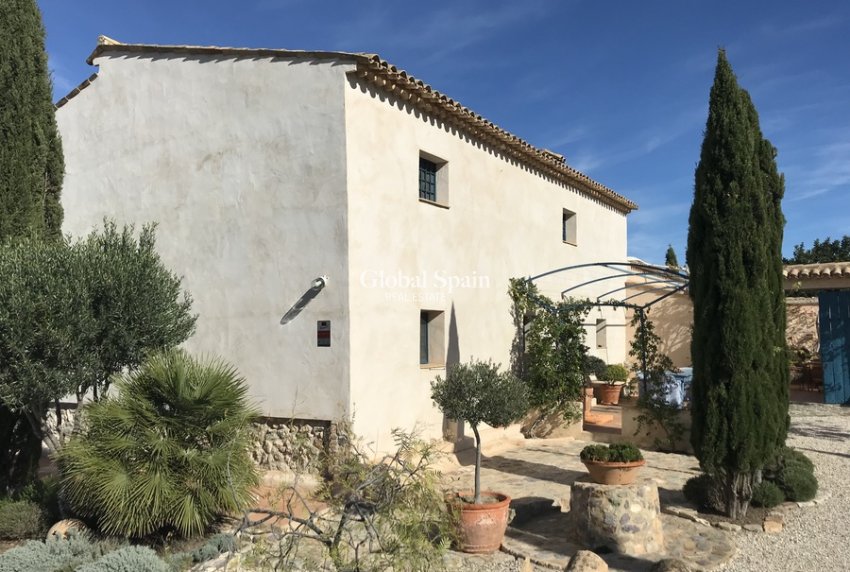Wederverkoop - HUIS -
LORCA - Costa Calida