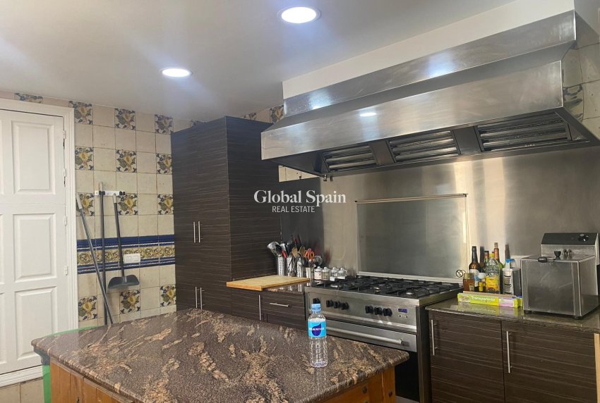 Wederverkoop - HUIS -
LORCA - Lorca