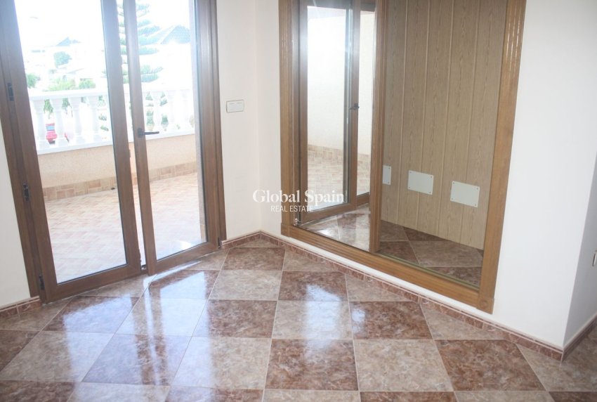 Wederverkoop - HUIS -
LOS BALCONES - LOS ALTOS - Costa Blanca