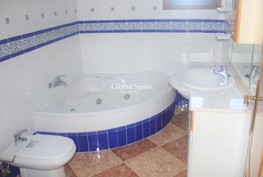 Wederverkoop - HUIS -
LOS BALCONES - LOS ALTOS - Costa Blanca