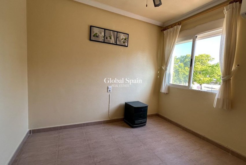 Wederverkoop - HUIS -
LOS BALCONES - LOS ALTOS - Costa Blanca