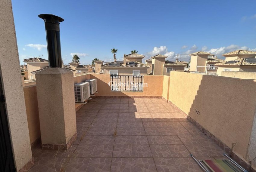 Wederverkoop - HUIS -
LOS BALCONES - LOS ALTOS - Costa Blanca