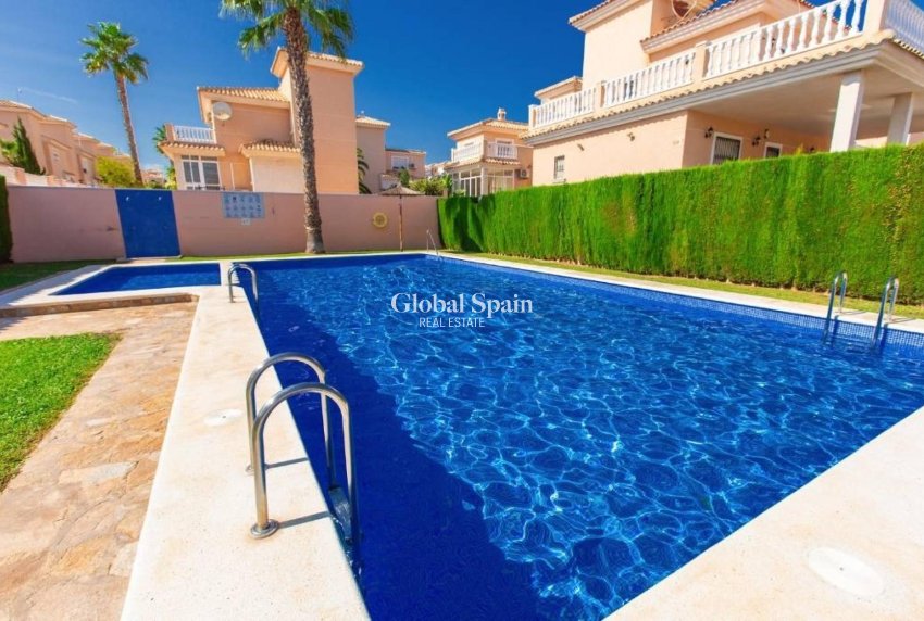 Wederverkoop - HUIS -
LOS BALCONES - LOS ALTOS - Costa Blanca
