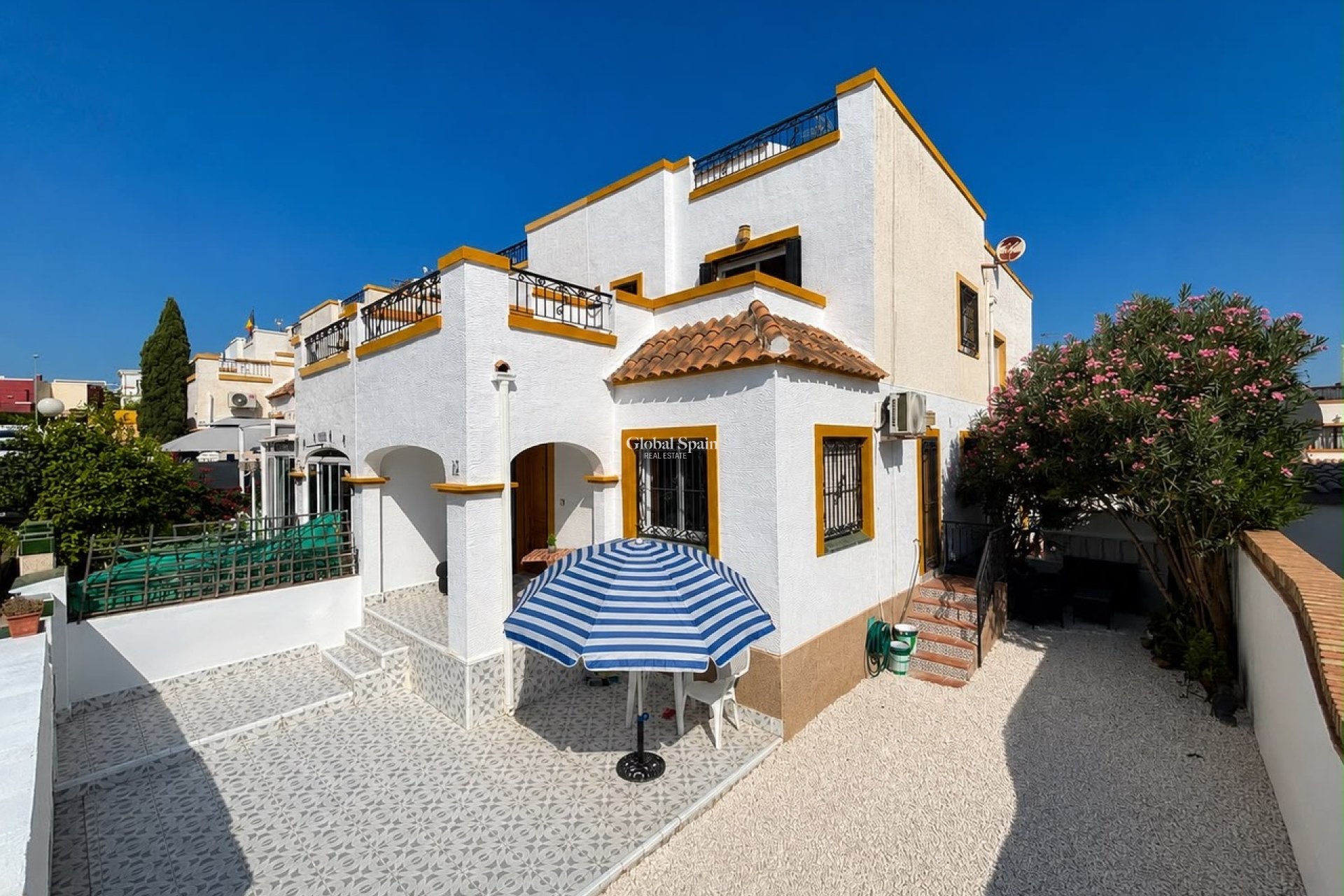 Wederverkoop - HUIS -
LOS BALCONES - LOS ALTOS - Costa Blanca