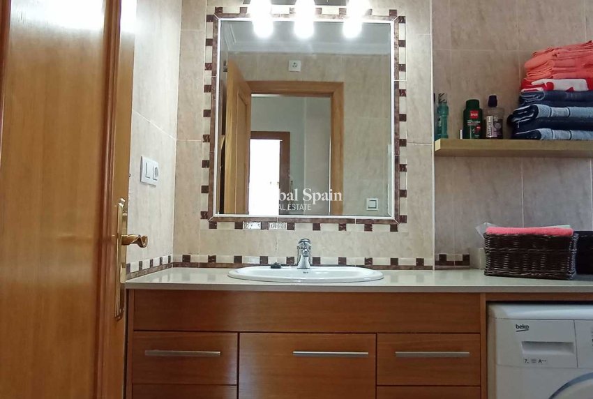 Wederverkoop - HUIS -
LOS DOLSES - Inland