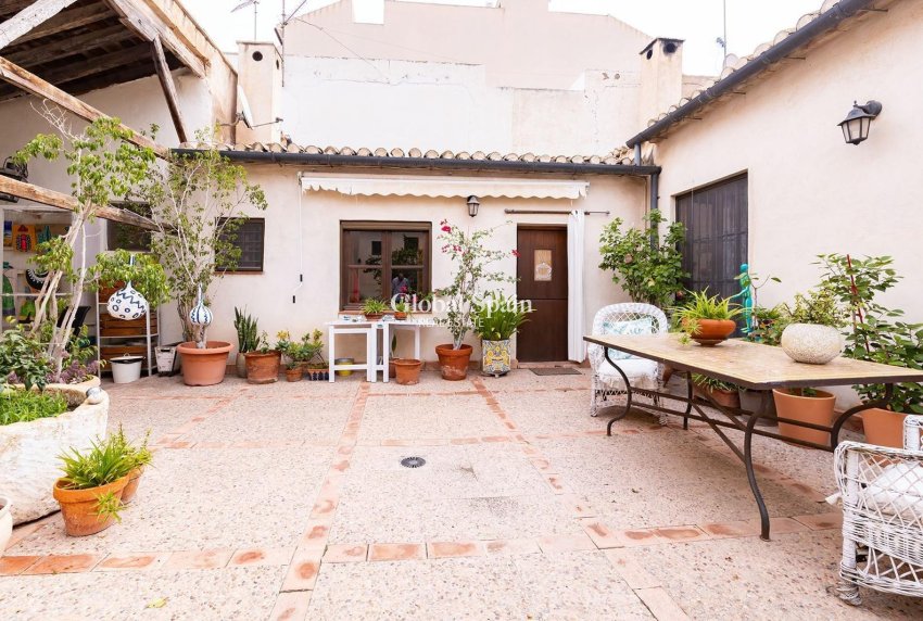 Wederverkoop - HUIS -
LOS MARTÍNEZ DEL PUERTO - Los Martínez Del Puerto