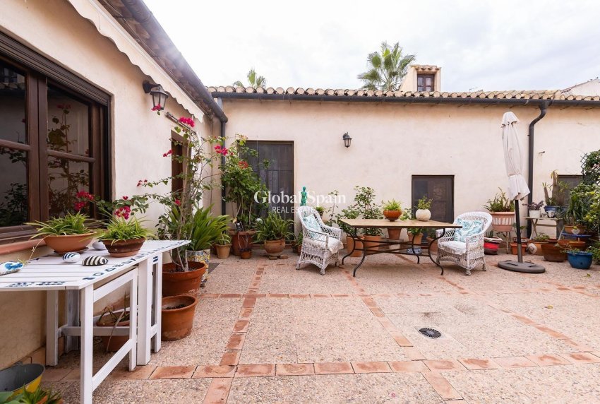 Wederverkoop - HUIS -
LOS MARTÍNEZ DEL PUERTO - Los Martínez Del Puerto