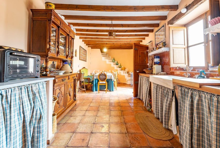 Wederverkoop - HUIS -
LOS MARTÍNEZ DEL PUERTO - Los Martínez Del Puerto