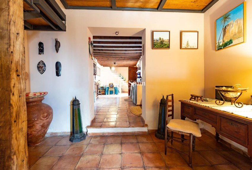 Wederverkoop - HUIS -
LOS MARTÍNEZ DEL PUERTO - Los Martínez Del Puerto