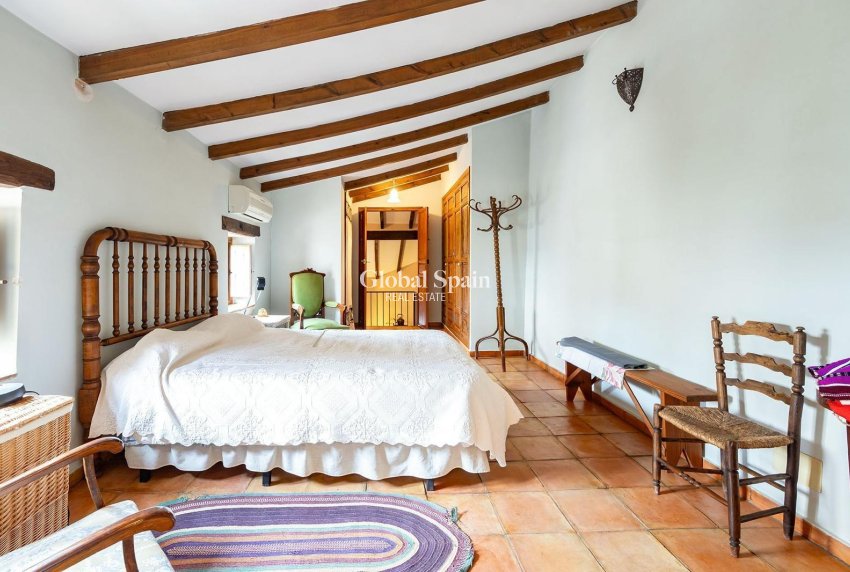 Wederverkoop - HUIS -
LOS MARTÍNEZ DEL PUERTO - Los Martínez Del Puerto