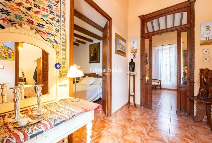 Wederverkoop - HUIS -
LOS MARTÍNEZ DEL PUERTO - Los Martínez Del Puerto