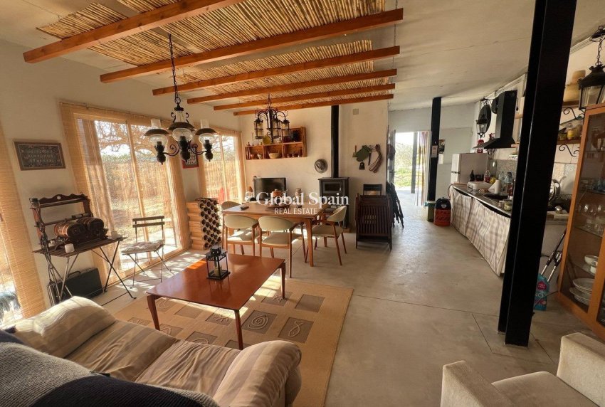 Wederverkoop - HUIS -
LOS MONTESINOS - Comunidad Valenciana