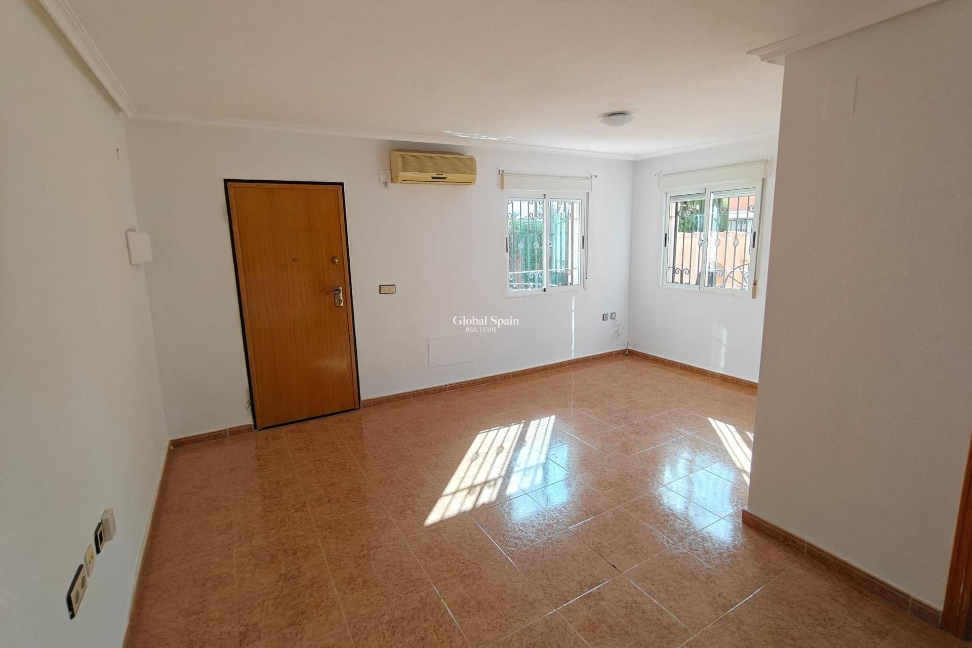 Wederverkoop - HUIS -
LOS MONTESINOS - Costa Blanca Sur