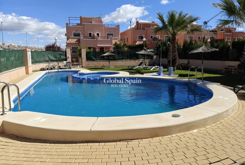 Wederverkoop - HUIS -
LOS MONTESINOS - Costa Blanca Sur