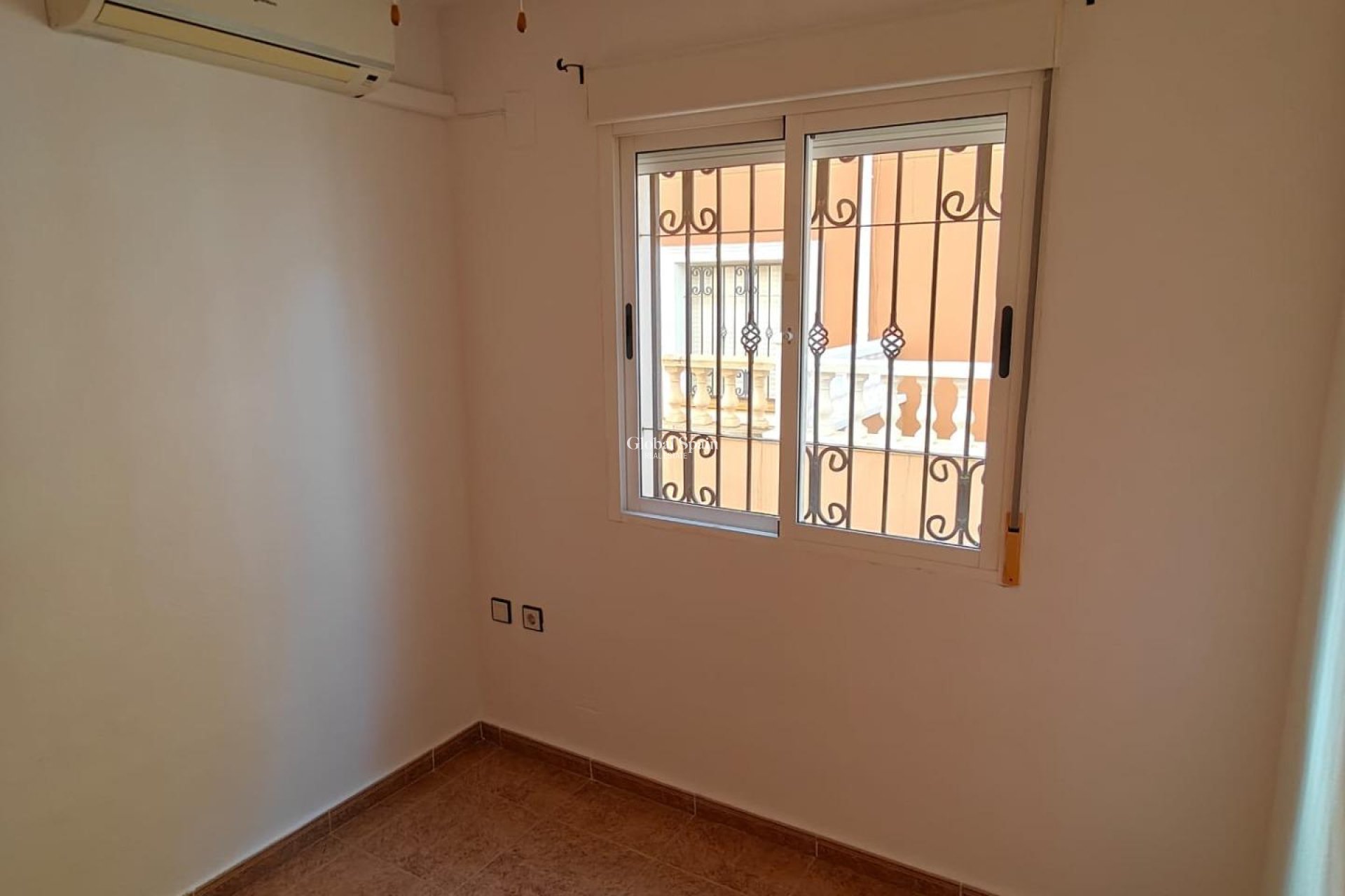 Wederverkoop - HUIS -
LOS MONTESINOS - Costa Blanca Sur