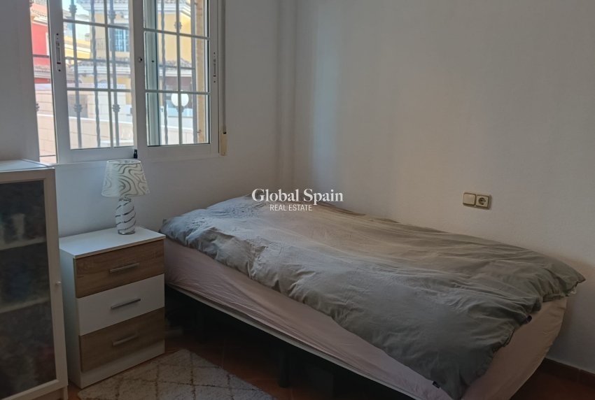 Wederverkoop - HUIS -
LOS MONTESINOS - Costa Blanca