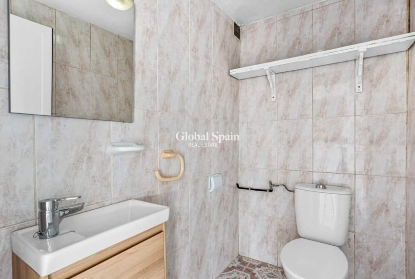 Wederverkoop - HUIS -
LOS MONTESINOS - Costa Blanca