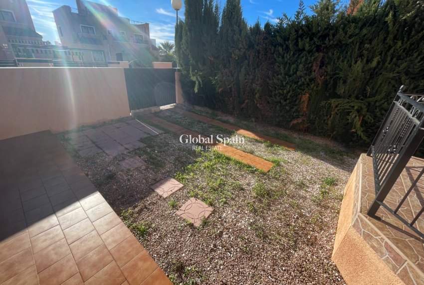 Wederverkoop - HUIS -
LOS MONTESINOS - Costa Blanca