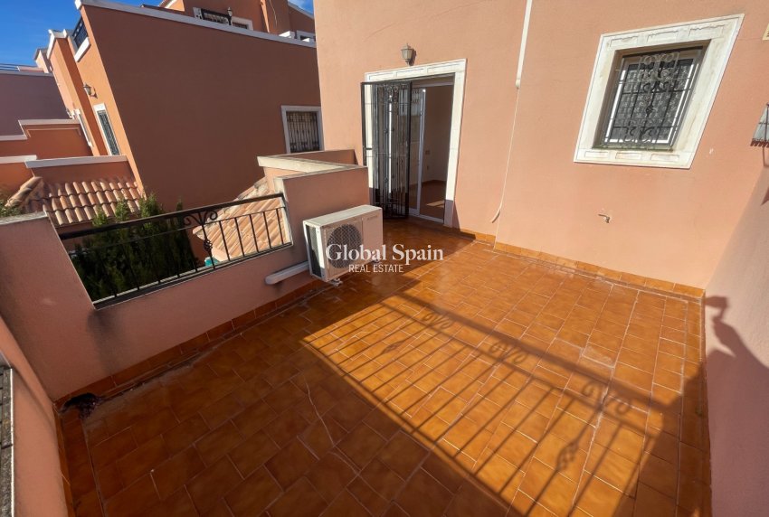 Wederverkoop - HUIS -
LOS MONTESINOS - Costa Blanca