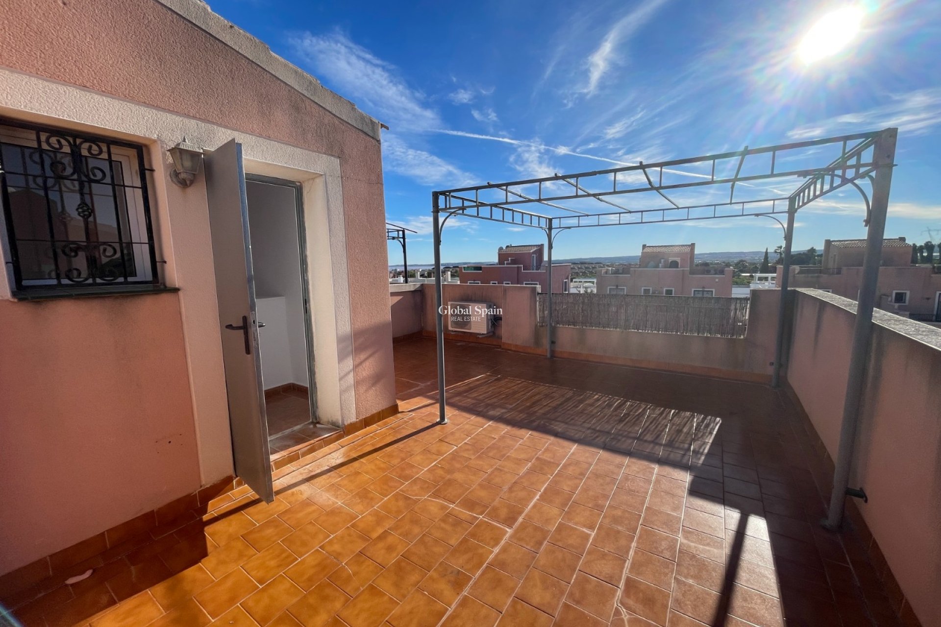 Wederverkoop - HUIS -
LOS MONTESINOS - Costa Blanca