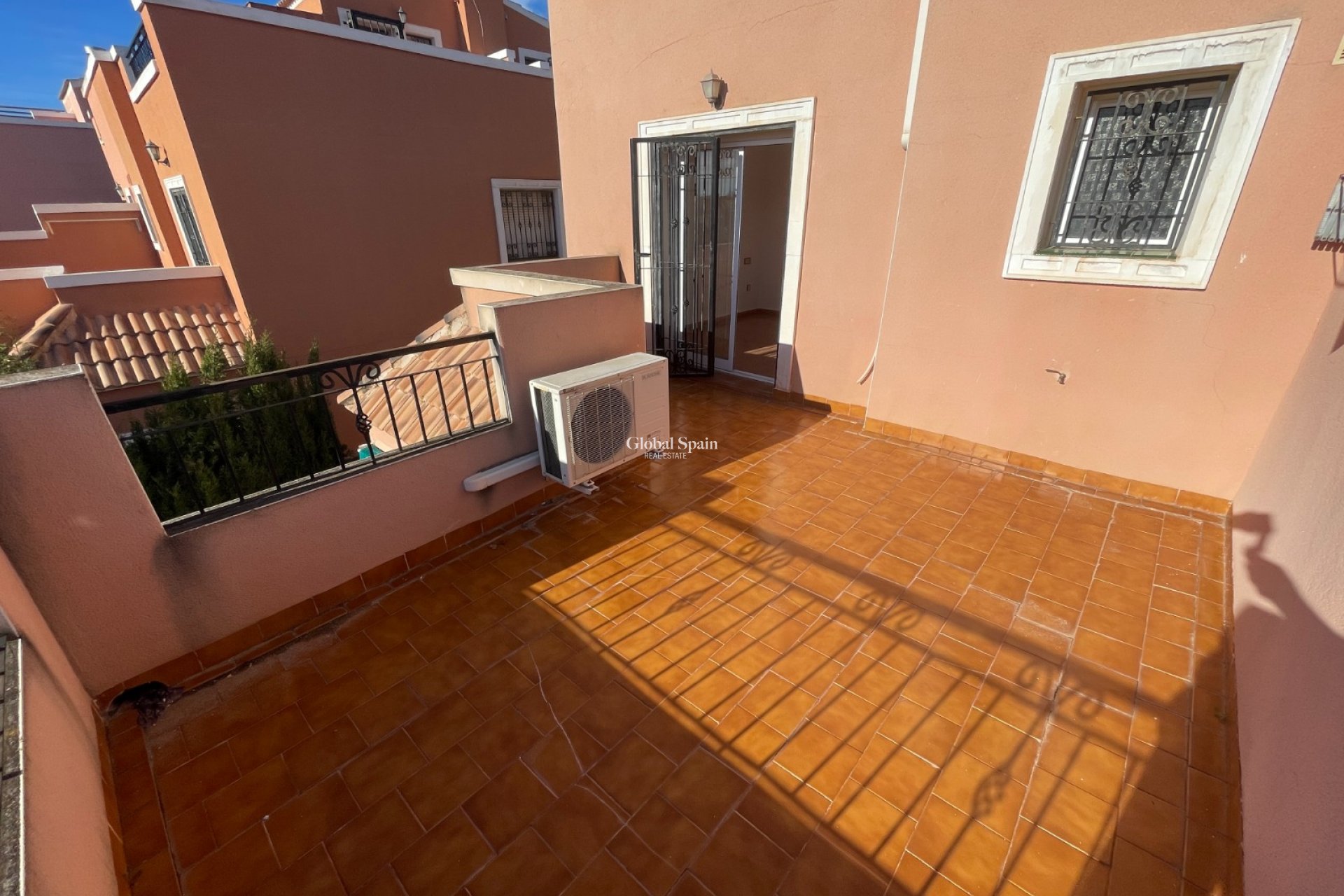 Wederverkoop - HUIS -
LOS MONTESINOS - Costa Blanca