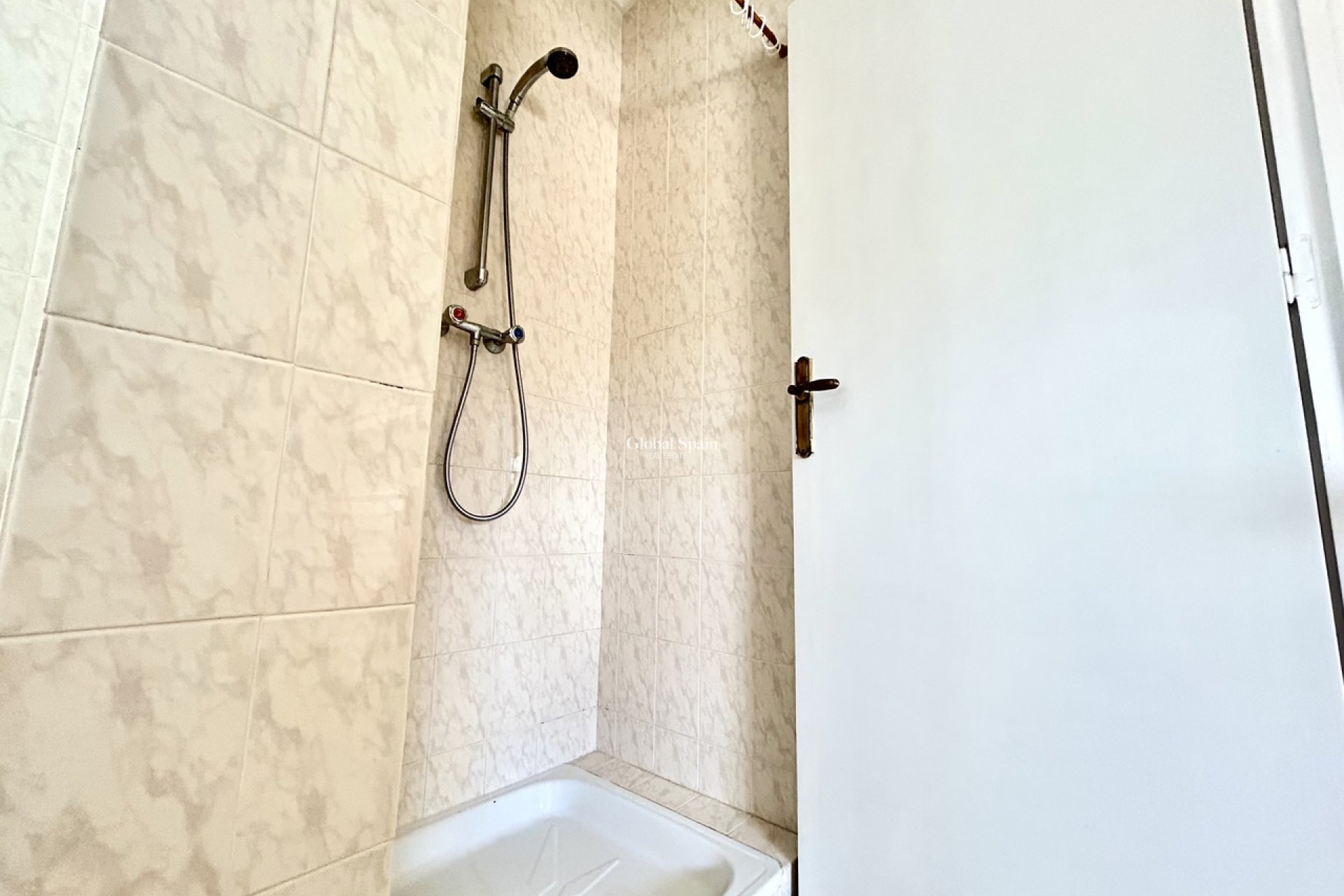 Wederverkoop - HUIS -
LOS MONTESINOS - Costa Blanca