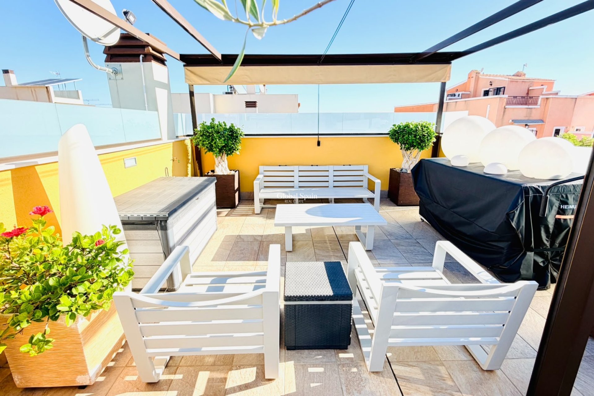 Wederverkoop - HUIS -
LOS MONTESINOS - Costa Blanca