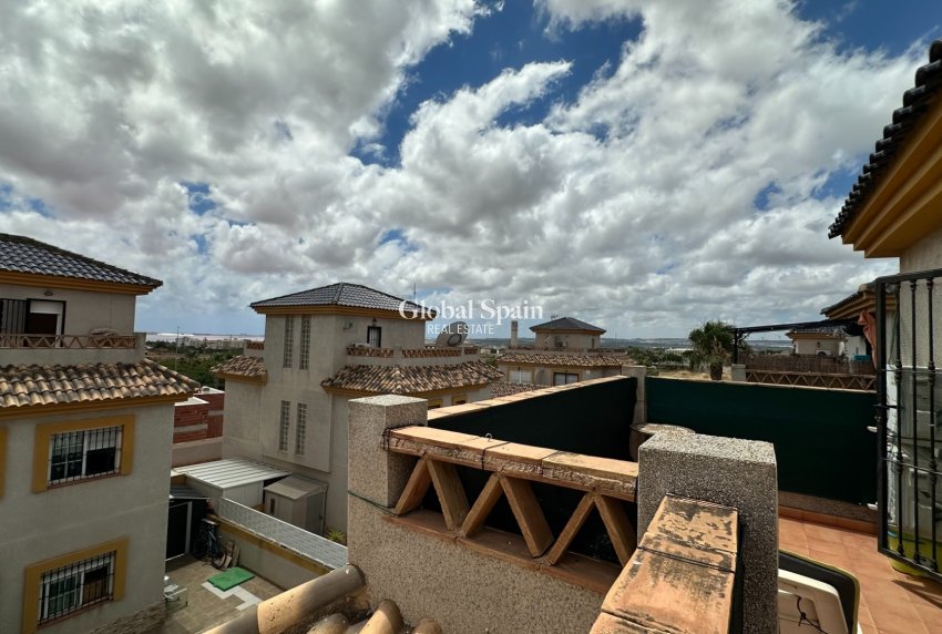 Wederverkoop - HUIS -
Los Montesinos - La Herrada