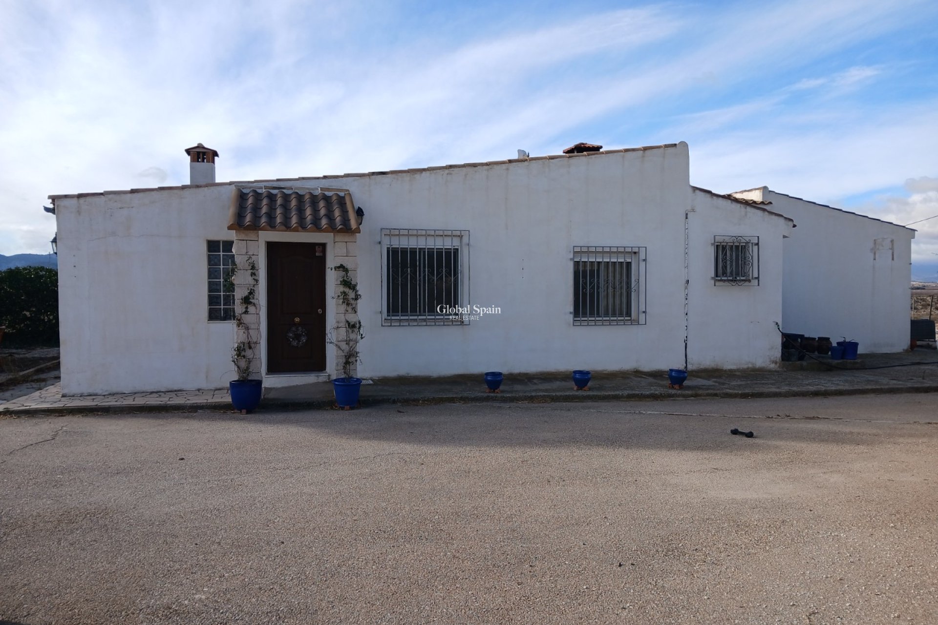 Wederverkoop - HUIS -
MONÓVAR - Inland