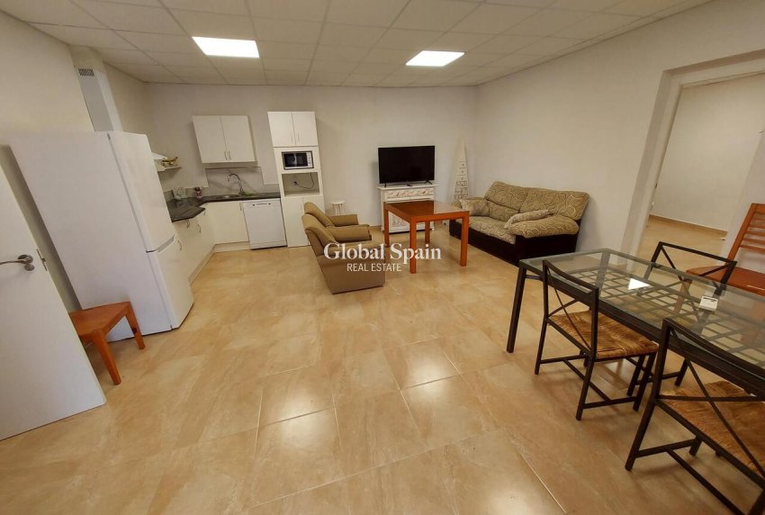 Wederverkoop - HUIS -
MURCIA - Inland