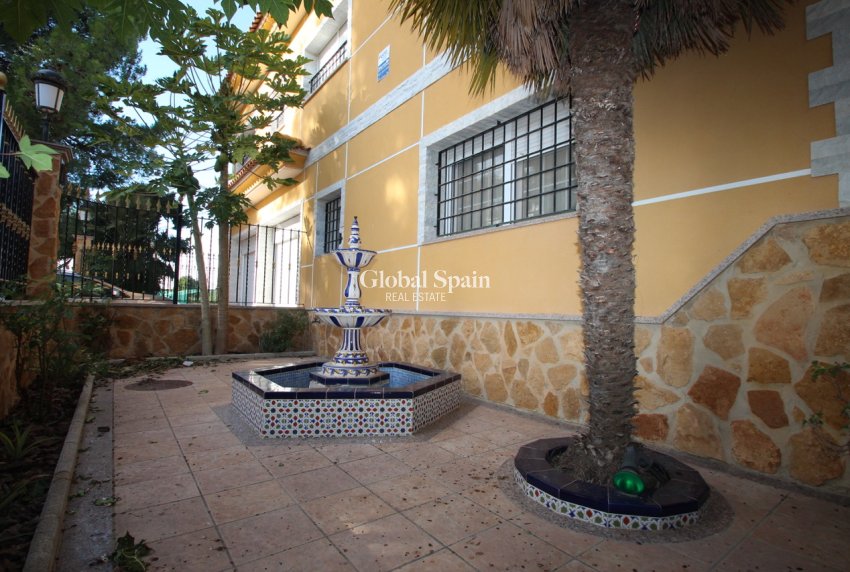 Wederverkoop - HUIS -
MURCIA - Inland