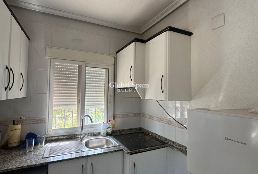 Wederverkoop - HUIS -
ORIHUELA - Arneva