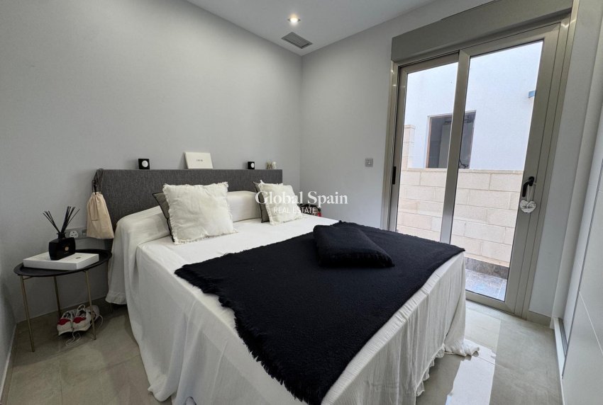 Wederverkoop - HUIS -
ORIHUELA - Costa Blanca Sur